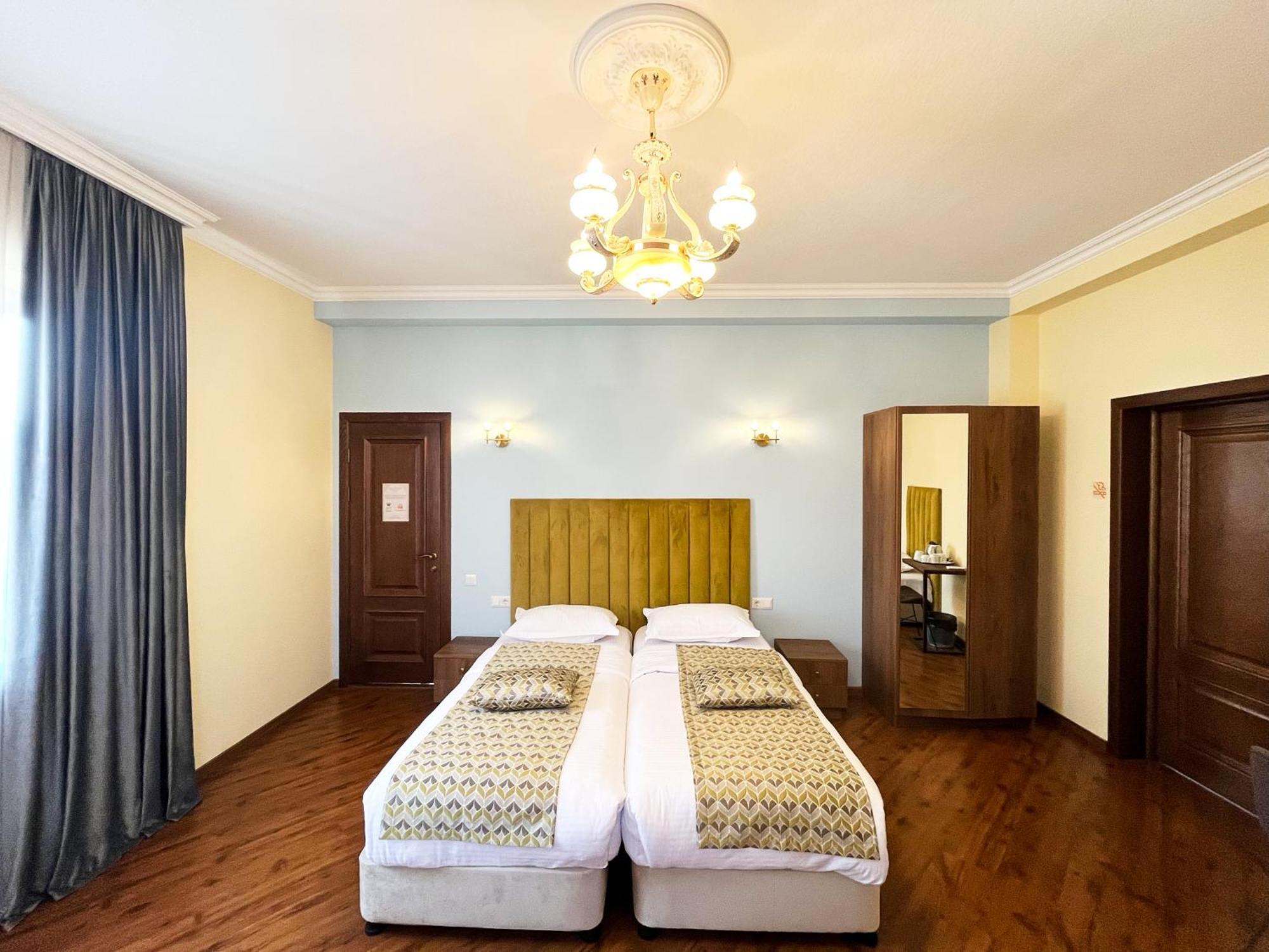 Phazisi Hotel Tbilisi Exterior foto